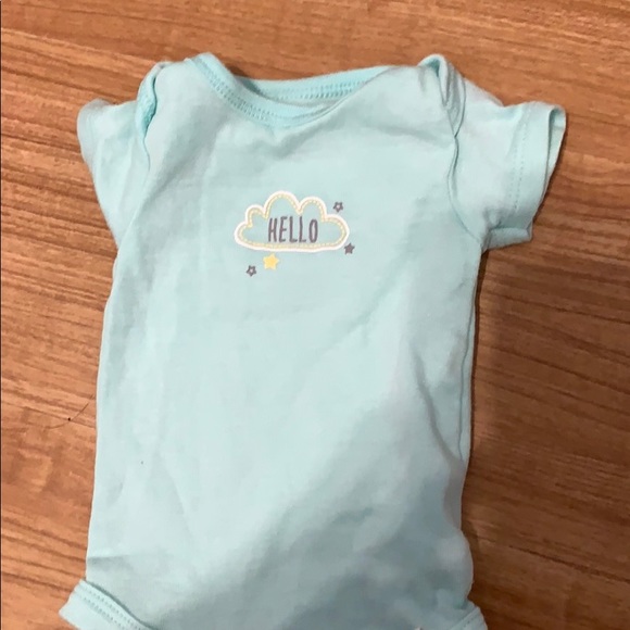 4 bodysuits - Picture 5 of 5